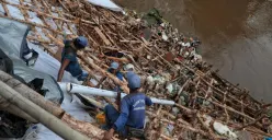 Sempat Longsor, Progres Pembangunan Turap Darurat di Kali Ciliwung Sudah 70 Persen!