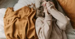 Sering Terjaga Tengah Malam? Ini 5 Kebiasaan Sepele yang Diam-Diam Bikin Susah Tidur