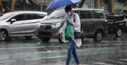 Potensi Banjir Rob Tinggi, Intip Prediksi Cuaca BMKG Hari Ini: 2 Wilayah DKI Jakarta akan Diguyur Hujan! 