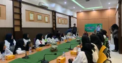 Pindang Cukanggenteng Naik Kelas! Ibu-Ibu Nasabah PNM Mekaar Disuntik Modal dan Ilmu Kemasan Kreatif!
