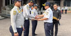Aksi Heroik Gagalkan Penjambretan Bersajam di CFD, 4 Personel Dishub DKI Dapat Penghargaan! 