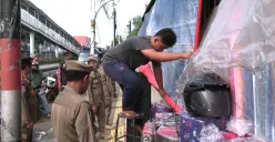 50 Petugas Gabungan Satpol PP Jakarta Timur Tertibkan PKL Pasar Ikan Jatinegara! 