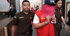 Penyidik Kejati Sumsel Tahan Tersangka Kasus KUR Setelah Pulang Ibadah Haji