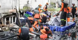Dalam 5 Hari, 55,7 Ton Sampah di Kali Gendong Penjaringan Berhasil Diangkut Petugas Gabungan Sudin SDA!