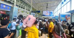 Puncak Arus Mudik Diprediksi Besok! H-4 Idul Fitri, 24.412 Pemudik Berangkat dari Stasiun Pasar Senen