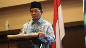 Menag Nasaruddin Umar menegaskan layanan publik Kemenag tetap optimal meski ASN WFH, dengan dukungan digitalisasi dan budaya hemat energi.