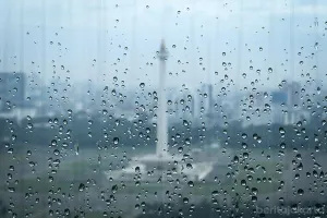 Informasi prediksi cuaca DKI Jakarta pada Sabtu, 4 April 2026 dari Badan Meteorologi, Klimatologi, dan Geofisika (BMKG). (Sumber: Beritajakarta.id | Foto: Beritajakarta.id)