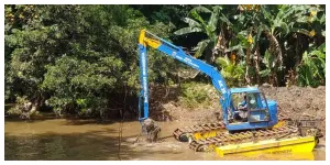 Pengerukan Kali Pesanggrahan (Sumber: beritajakarta.id)