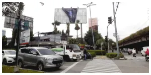 Baliho Promosi Film Horor Berjudul 'Aku Harus Mati' Dicopot. (Sumber: beritajakarta.id)