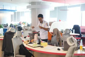 Berdasarkan SE Gubernur Nomor 3/SE/2026, pelaksanaan tugas kedinasan WFH dilakukan dengan proporsi pegawai ASN minimal 25 persen dan maksimal 50 persen. (Sumber: beritajakarta.id | Foto: beritajakarta.id)