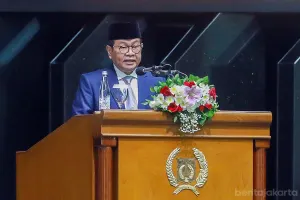 Gubernur DKI Jakarta, Pramono Anung menghadiri Rapat Paripurna DPRD Provinsi DKI Jakarta. (Sumber: beritajakarta.id | Foto: beritajakarta.id)
