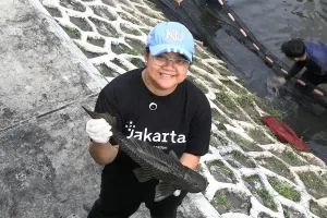 Komitmen Pemerintah Provinsi (Pemprov) DKI dalam menangani ledakan populasi ikan sapu-sapu yang kian meresahkan di ibu kota. (Sumber: beritajakarta.id | Foto: beritajakarta.id)