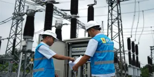 PT PLN (Persero) menyuplai listrik tegangan tinggi berkapasitas 250 Megavolt Ampere (MVA) kepada PT Indah Kiat Pulp & Paper (IKPP) Karawang Mill, Jawa Barat. (Foto: Dok PLN)