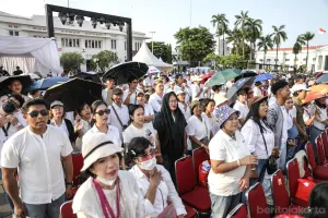 Pemprov DKI Jakarta menggelar perayaan Paskah 2026 bersama sekitar 5.000 jemaat dari berbagai unsur di kawasan Kota Tua Jakarta, Sabtu (18/4). (Sumber: Beritajakarta.id | Foto: Beritajakarta.id)