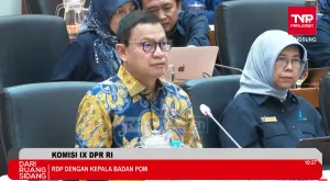 Kepala Badan pengawas Obat dan Makanan (BPOM) RI, Taruna Ikrar Rapat Dengar Pendapat (RDP) bersama Komisi IX DPR RI di Kompleks Parlemen, Senayan, Jakarta pada Senin, 20 April 2026. (Sumber: YouTube TVR PARLEMEN | Foto: YouTube TVR PARLEMEN)