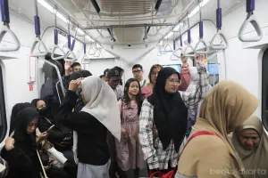 DPRD DKI Jakarta minta MRT Jakarta meningkatkan sistem cadangan listrik di stasiun, hindari kejadian mati lsitrik beberapa waktu lalu. (Sumber: beritajakarta.id | Foto: beritajakarta.id)