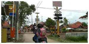 Perlintasan Kereta Api (Sumber: pekalongankota.go.id)