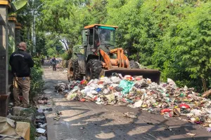 Masalah tumpukan sampah yang sempat viral di depan Rusun Albo, Jalan Swadaya, RW 08, Kelurahan Cakung Barat, Jakarta Timur, tuntas dibersihkan selama 2 hari. (Sumber: beritajakarta.id | Foto: beritajakarta.id)