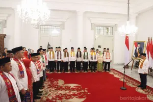 Gubernur DKI Jakarta, Pramono Anung, resmi mengukuhkan 17 anggota Dewan Transportasi Kota (DTKJ) Provinsi DKI Jakarta untuk masa jabatan 2026-2029. (Sumber: beritajakarta.id | Foto: beritajakarta.id)