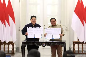 MoU ini ditandangani oleh Gubernur DKI Jakarta Pramono Anung dan Menteri Pemuda dan Olahraga, Erick Thohir di Balairung, Balai Kota DKI Jakarta, Senin (13/7). (Sumber: beritajakarta.id | Foto: beritajakarta.id)