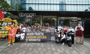 Animal Friends Jogja (AFJ) bersama koalisi Act for Farmed Animals (AFFA) gelar aksi damai yang akan digelar di depan kantor pusat Fore Coffee. (Sumber: AFJ)