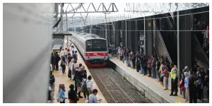 Stasiun Kereta Api (Sumber: beritajakarta.id)