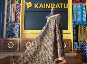 Produk tenun KAINRATU asal Jepara yang berkembang hingga menembus pasar internasional melalui dukungan pembinaan BRI.