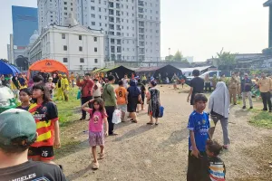 Pemerintah Kota (Pemkot) Jakarta Pusat bergerak cepat melakukan penanganan warga terdampak kebakaran di RW 04 Kebon Kosong, Kemayoran. (Sumber: beritajakarta.id | Foto: beritajakarta.id)
