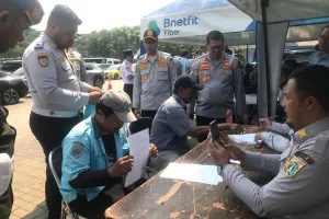 Akan dilakukan selama sepekan, pperasi gabungan penertiban parkir liar dan juru parkir liar di lima wilayah kota administrasi menjaring 456 pelanggar pada Senin, 8 Juni 2026. (Sumber: Beritajakarta.id | Foto: Beritajakarta.id)