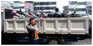 Dinas Perhubungan DKI Jakarta Tindak Pelanggaran Parkir (Sumber: beritajakarta.id)
