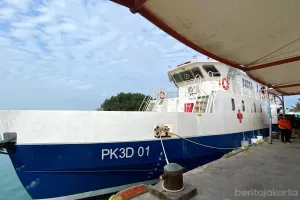 Pemkab Kepulauan Seribu menyiagakan lima unit kapal ambulans untuk menangani kebutuhan darurat medis dan rujukan antar-pulau. (Sumber: beritajakarta.id | Foto: beritajakarta.id)