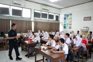 Gubernur DKI Jakarta, Pramono Anung menegaskan kembali komitmen Pemprov DKI Jakarta dalam meningkatkan akses dan kualitas pendidikan (Sumber: beritajakarta.id | Foto: beritajakarta.id)