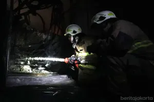 Sempat terjadi kebakaran besar di gudang oli di kawasan Kamal Muara, Penjaringan, Jakarta Utara (Jakut) semalam. (Sumber: beritajakarta.id | Foto: beritajakarta.id)