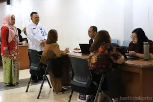 Sebanyak 200 pencari kerja mendatangi Career Day 2026, Nakertransgi Jakarta Selatan di Ruang Dirgantara, Kantor Wali Kota setempat. (Sumber: beritajakarta.id | Foto: beritajakarta.id)