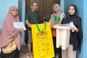 Pemerintah Provinsi (Pemprov) DKI Jakarta terus memperkuat gerakan pilah sampah dari sumber melalui deklarasi ‘Jaga Jakarta Bersih, Pilah Sampah’ (Sumber: beritajakarta.id | Foto: beritajakarta.id)