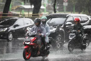 Informasi seputar prediksi cuaca DKI Jakarta pada Rabu, 13 Mei 2026 dari Badan Meteorologi, Klimatologi, dan Geofisika (BMKG). (Sumber: Beritajakarta.id | Foto: Beritajakarta.id)