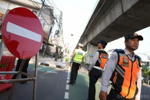 Adanya pengerjaan sistem tata air Pompa di ruas Jalan Daan Moggot, Jakarta Barat, Dinas Perhubungan (Dishub) DKI Jakarta lakukan rekayasa lalu lintas. (Sumber: Beritajakarta.id | Foto: Beritajakarta.id)
