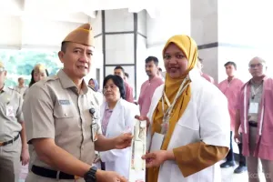 Pemerintah Kota (Pemkot) Jakarta Timur melepas 177 petugas pemeriksa hewan kurban Iduladha 1447 Hijriah. (Sumber: beritajakarta.id | Foto: beritajakarta.id)