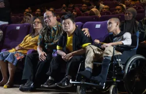 Bank Mandiri menggelar nonton bareng film Semua Akan Baik-Baik Saja sebagai bentuk dukungan terhadap perfilman nasional dan kepedulian pada difabel.