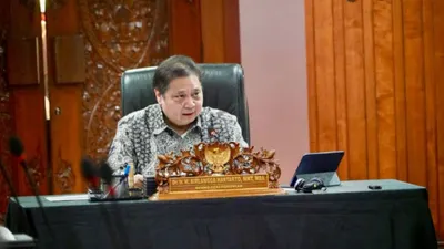 Indonesia sedang mengalami penurunan tajam nilai tukar rupiah anjlok yang sempat mencapai titik terendah, yaitu Rp16.611 per dolar AS.