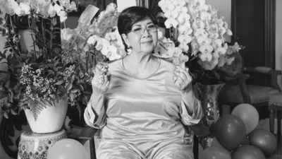 Penyanyi legendaris Indonesia, Titiek Puspa, meninggal dunia pada Kamis, 10 April 2025, di RS Medistra, Jakarta Selatan. 