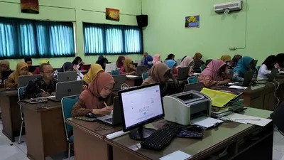 Mekanisme pelaksanaan PPG 2025 mencakup tiga tahapan kritis pasca seleksi administrasi. Berikut ini adalah penjelasan lengkapnya.