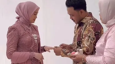 Salma Salsabil resmi dilamar Dimansyah Laitupa