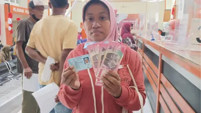 Menjelang bulan puasa 2025, pencairan bantuan sosial PKH dan BPNT tahap 1 sudah mulai cair merata di berbagai wilayah di Indonesia.