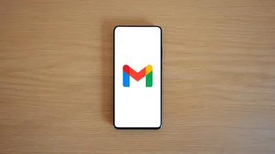 Ilustrasi mengeluarkan Gmail dari HP.
