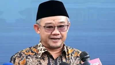 Full Senyum! Mandikdasmen Pastikan Gaji Guru Naik, Honorer Dapat Tunjangan Rp2 Juta per bulan?