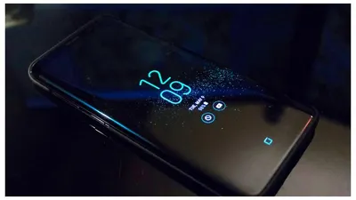 Ilustrasi hemat baterai HP.