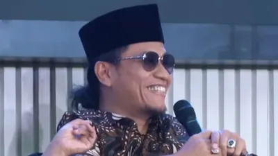Belakangan bahkan disebut jika pria dengan nama lengkap Miftah Maulana Habiburrahman itu bukanlah keturunan kiai.