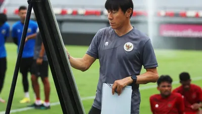 Terungkap! Dua Kandidat yang Bakal Gantikan Shin Tae Yong sebagai Pelatih Timnas, Pemain Legend dari Belanda?