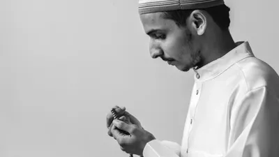 Salah satu amalan Abah Guru Sekumpul yang beliau ajarkan di antaranya adalah doa khusus untuk hari Jumat untuk melancarkan rezeki.
